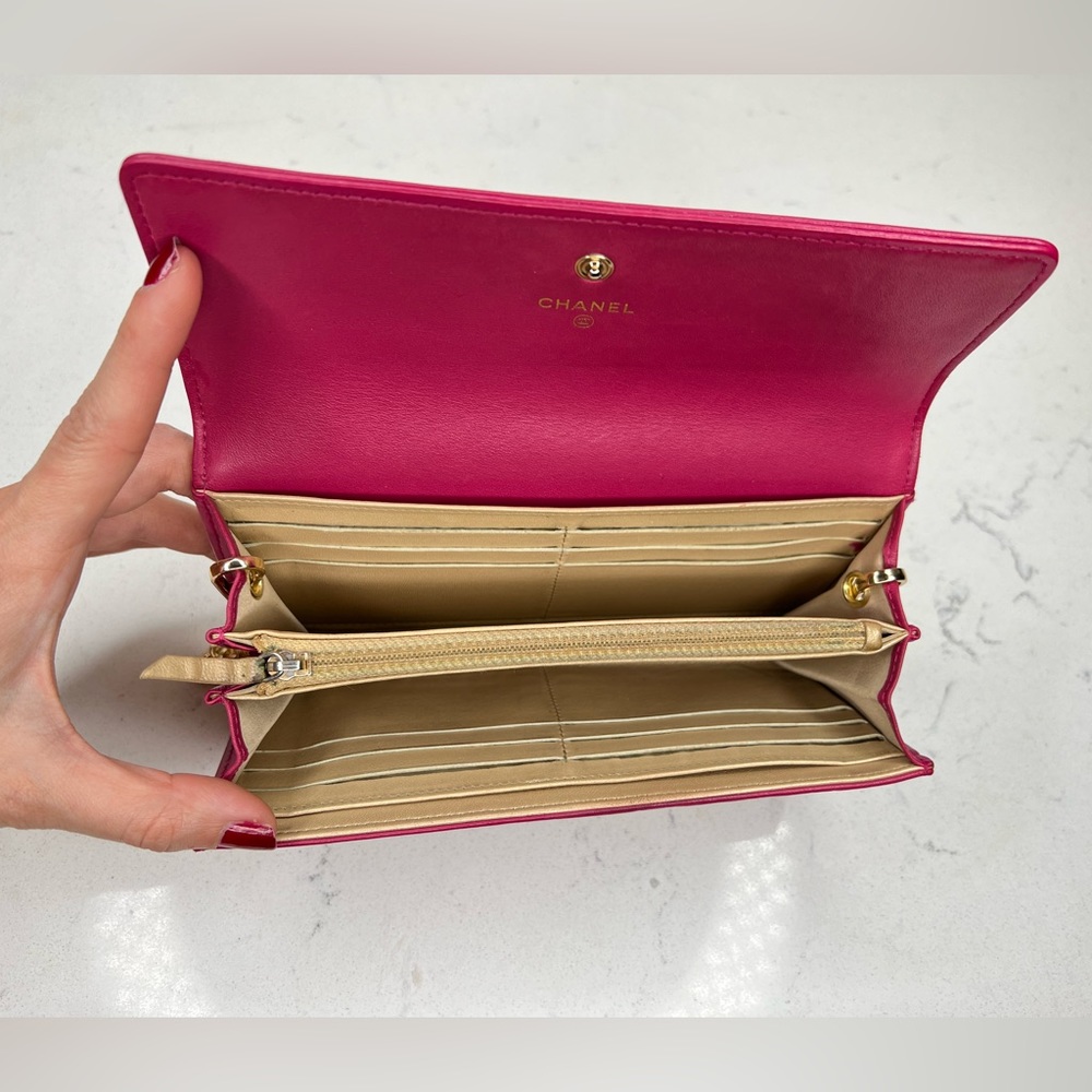 💯 AUTHENTIC CHANEL Camellia half flap lambskin pink wallet on chain - Picture 6 of 15